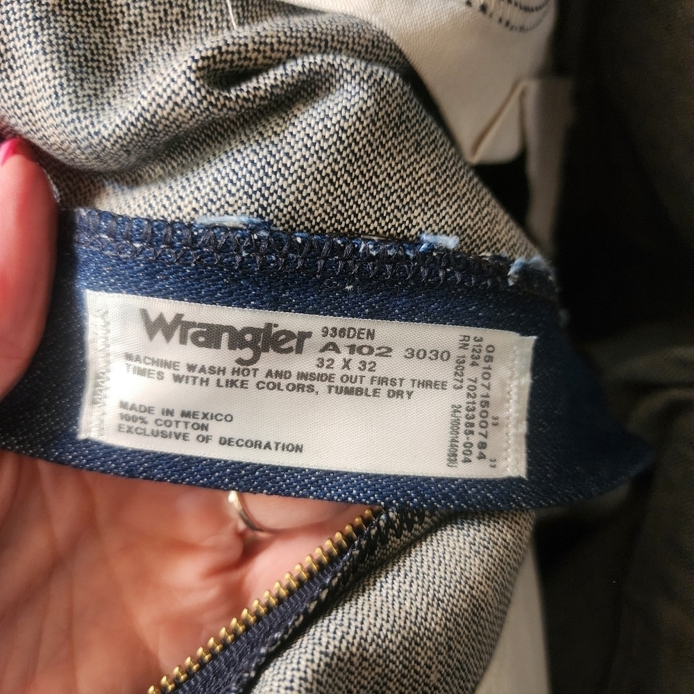 Wrangler  Dark Wash Straight Leg Jeans 32x32 - Picture 3 of 3